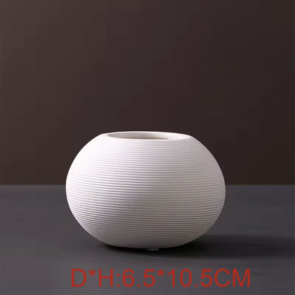 Hancai Ceramic Vases Nordic Minimalism Style Decoration White Modern Geometric Decorative Flowers Vases White Matt Screw-thread Vase