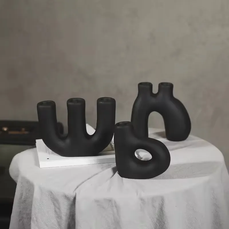 Factory Direct Home Decoration Handmade Grouted Matte Black Ceramic Candle Holders