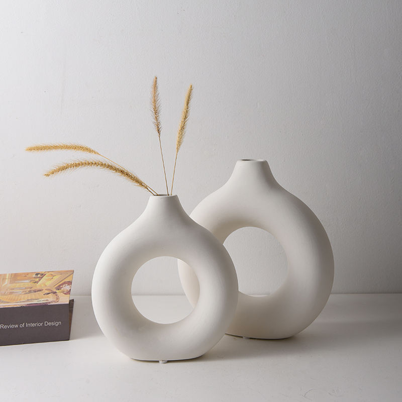 Hancai Best Selling Wholesale White Circle Donut Vases Grand Custom Design Manufacturers Flower Ceramic Vase for Home Decor