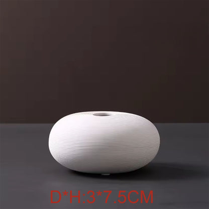 Hancai Ceramic Vases Nordic Minimalism Style Decoration White Modern Geometric Decorative Flowers Vases White Matt Screw-thread Vase